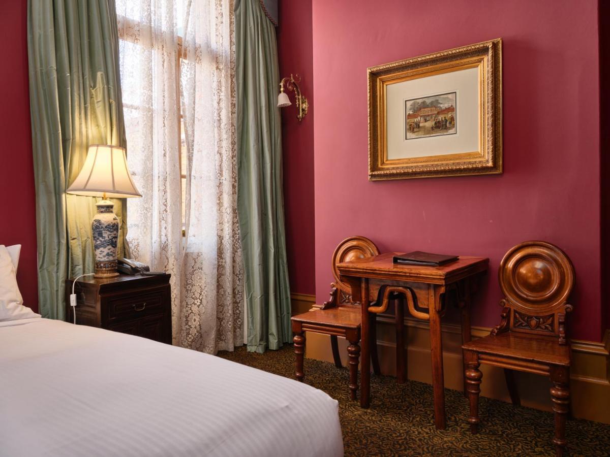 Craig'S Royal Hotel Ballarat Zewnętrze zdjęcie A guest room at the hotel