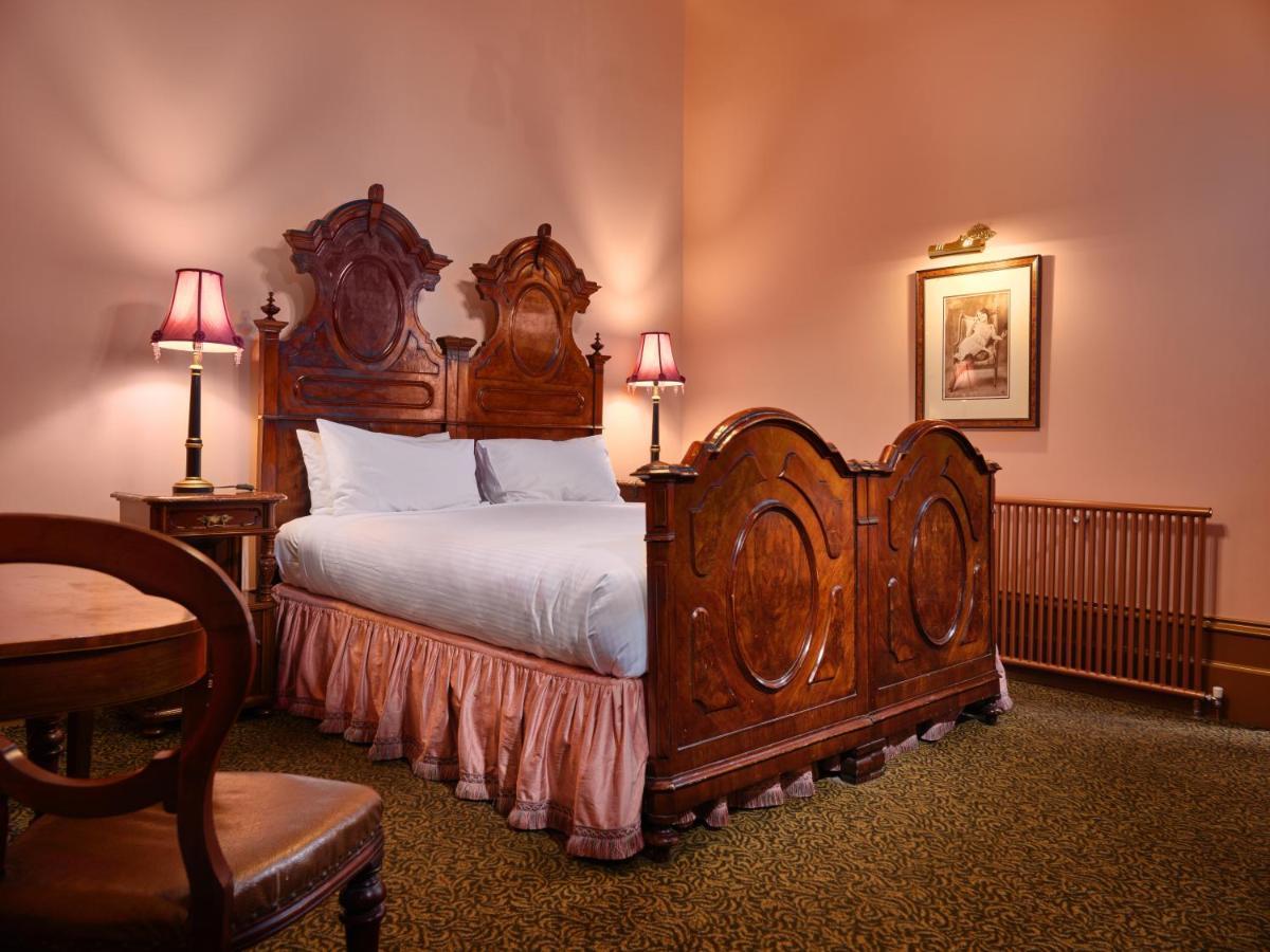 Craig'S Royal Hotel Ballarat Zewnętrze zdjęcie A bedroom at the hotel