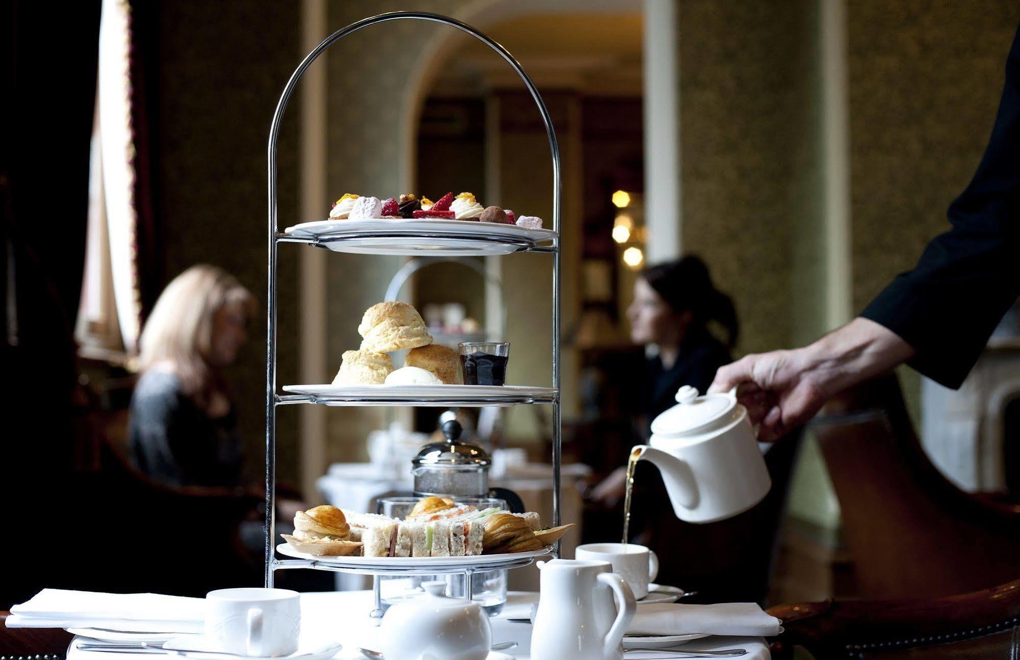 Craig'S Royal Hotel Ballarat Zewnętrze zdjęcie Afternoon tea at the Ritz