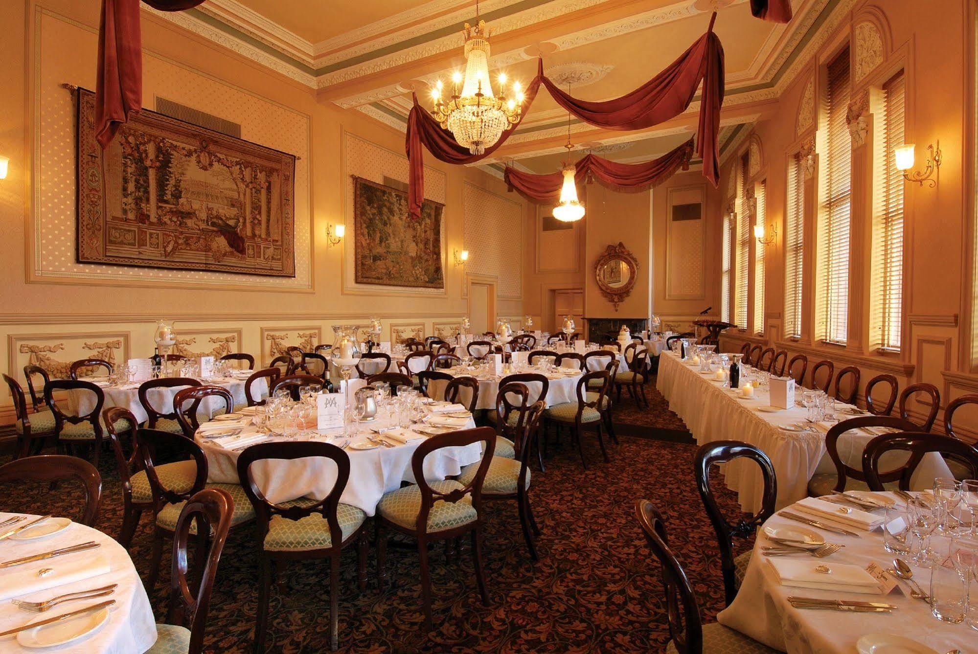 Craig'S Royal Hotel Ballarat Zewnętrze zdjęcie The restaurant's interior